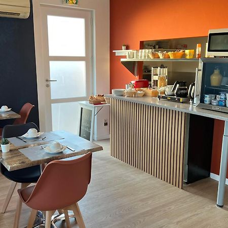 Hotel Le Canetois Eksteriør bilde
