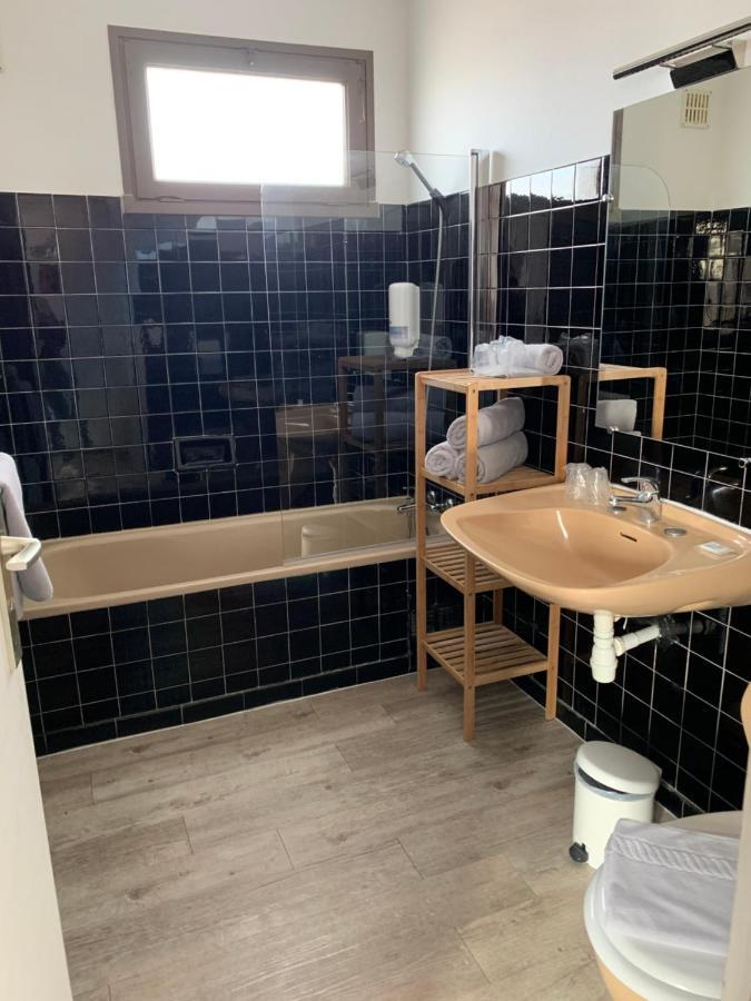 Hotel Le Canetois Eksteriør bilde
